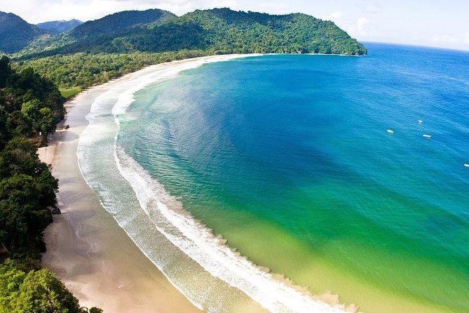 Las Cuevas Bay on Trinidad&rsquo;s north coast