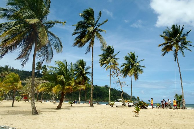Day Trip to Maracas Beach - Stop at Maracas Beach: sand, sea, and the reality of conditions