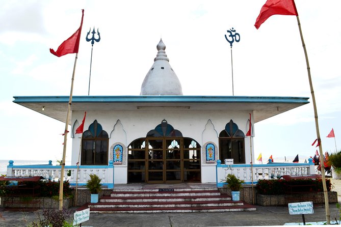 Mini Island Tour of Trinidad - Temple in the Sea at Waterloo: a seaside stop with weight