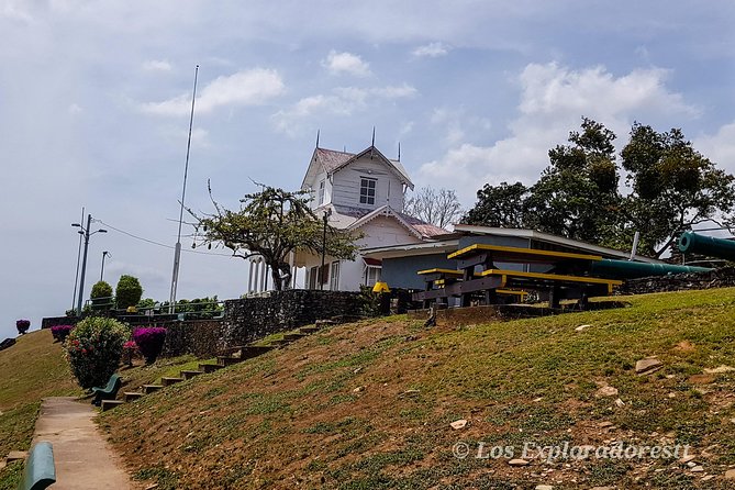 Port of Spain City Highlights and Maracas Beach - Bake and Shark Plus Local Sweets: What You Can Expect to Eat